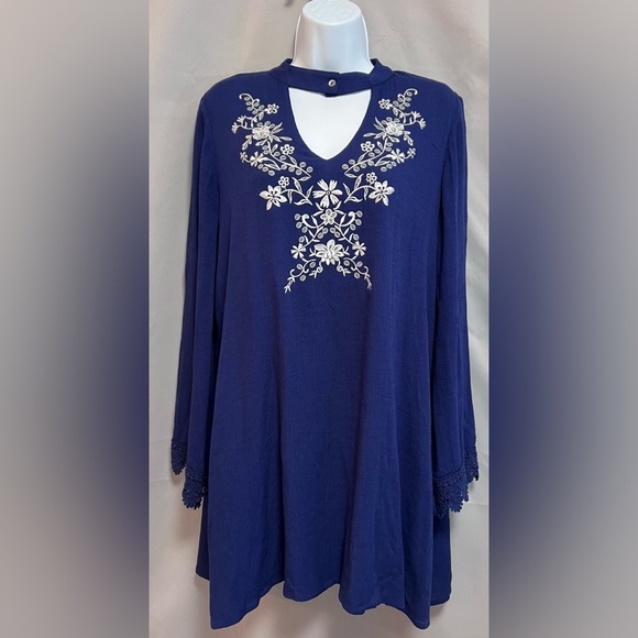 Altar'd State Women’s Navy Blue Floral- Embroidered V-Neck Mini Dress Sz M Boho‎ - Picture 1 of 8